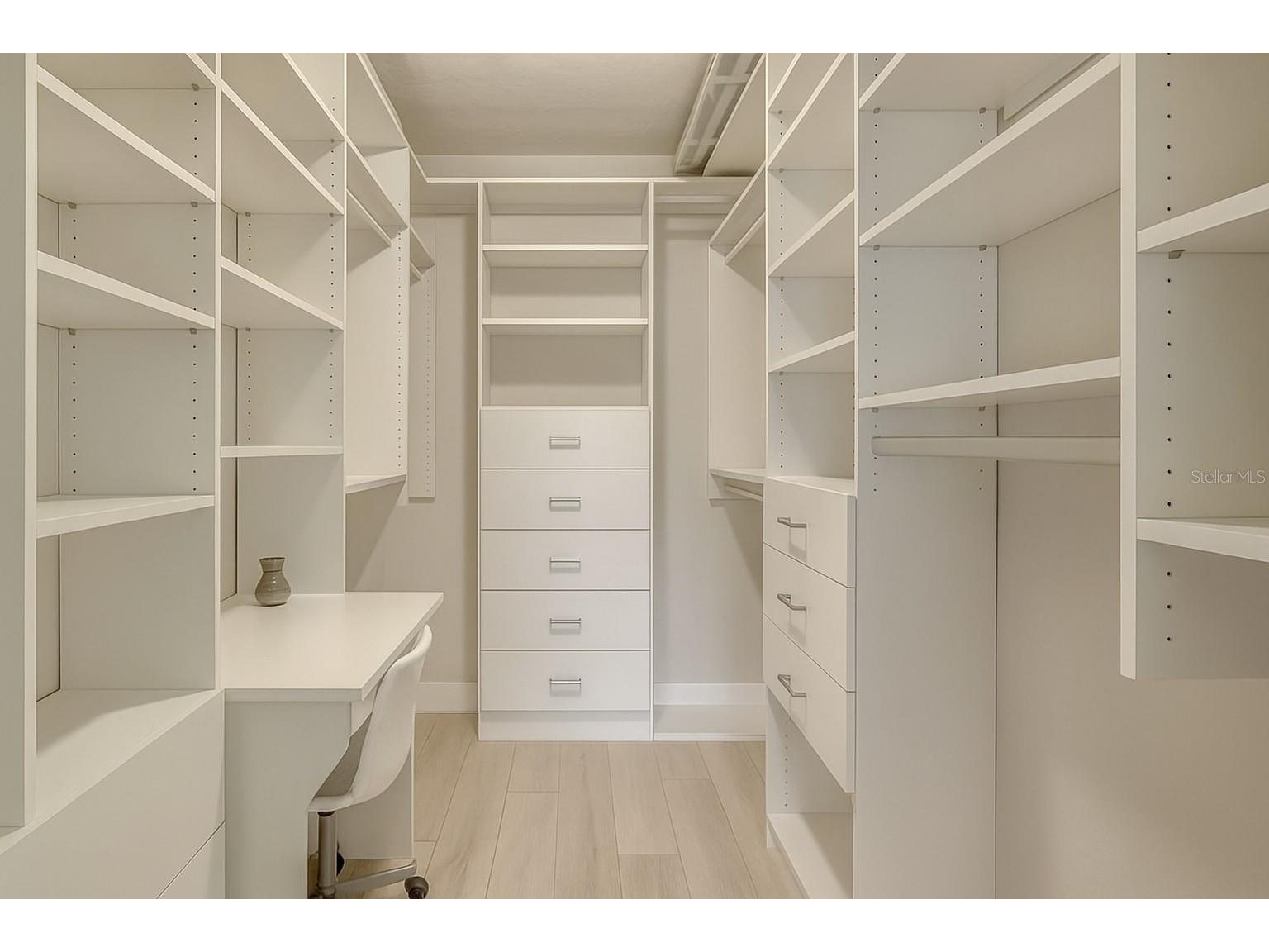 4350 Chatham Drive #UNIT E-208 Longboat Key FL 34228 A4672221 image23