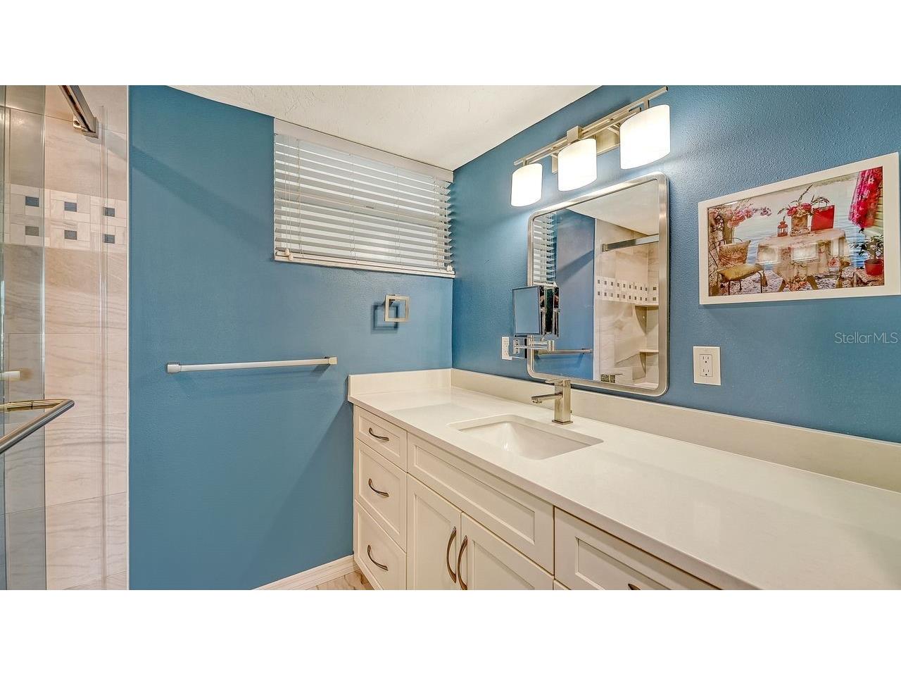 4350 Chatham Drive #UNIT E-208 Longboat Key FL 34228 A4672221 image25
