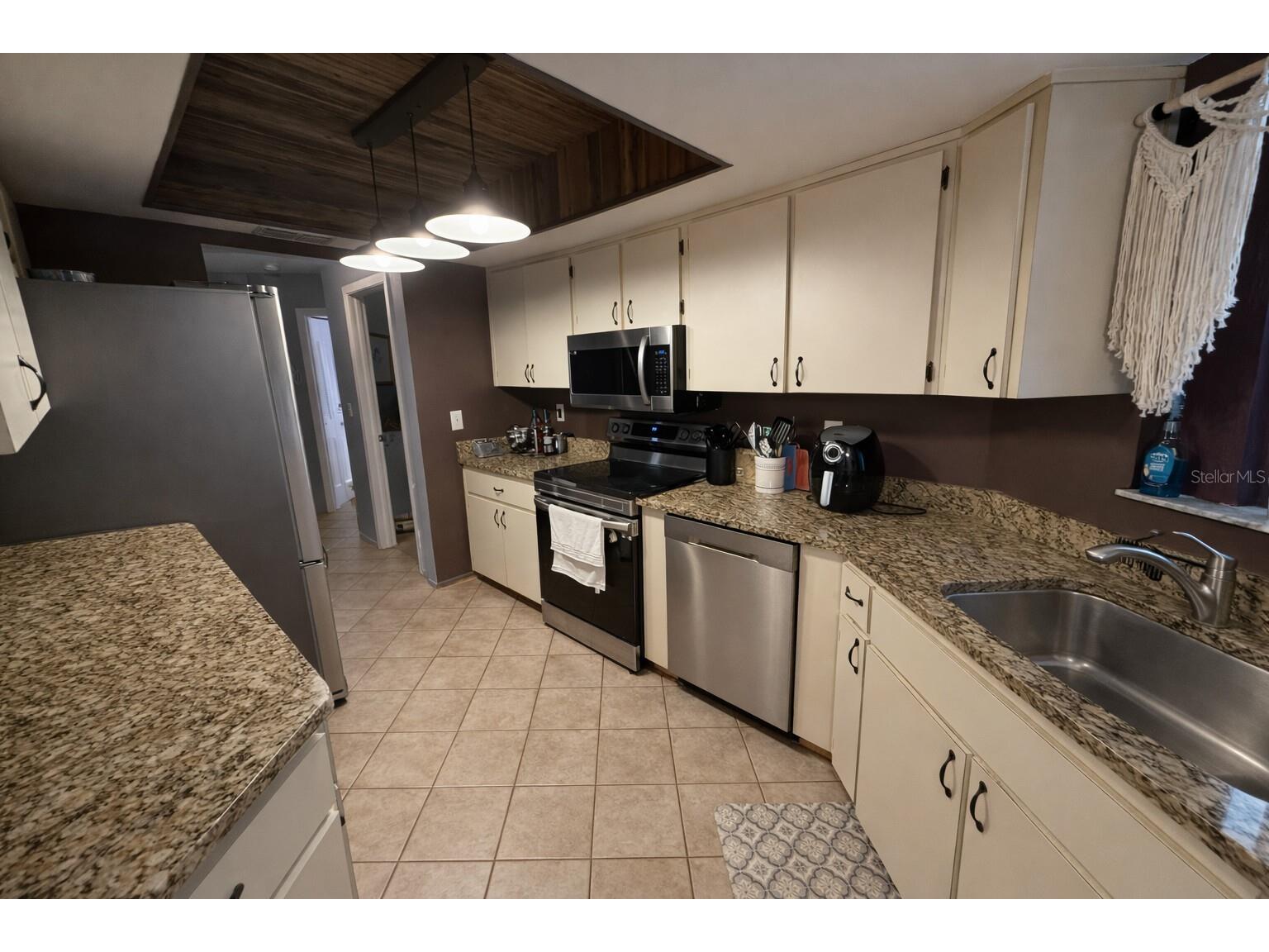 4350 Merchant Avenue Spring Hill FL 34608 A4680390 image9