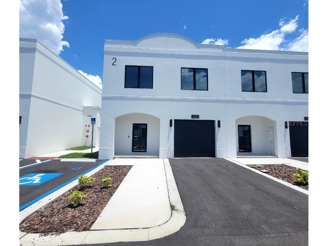 4351 Cambio Gardens Court Tampa FL 33610 TB8517602 image1