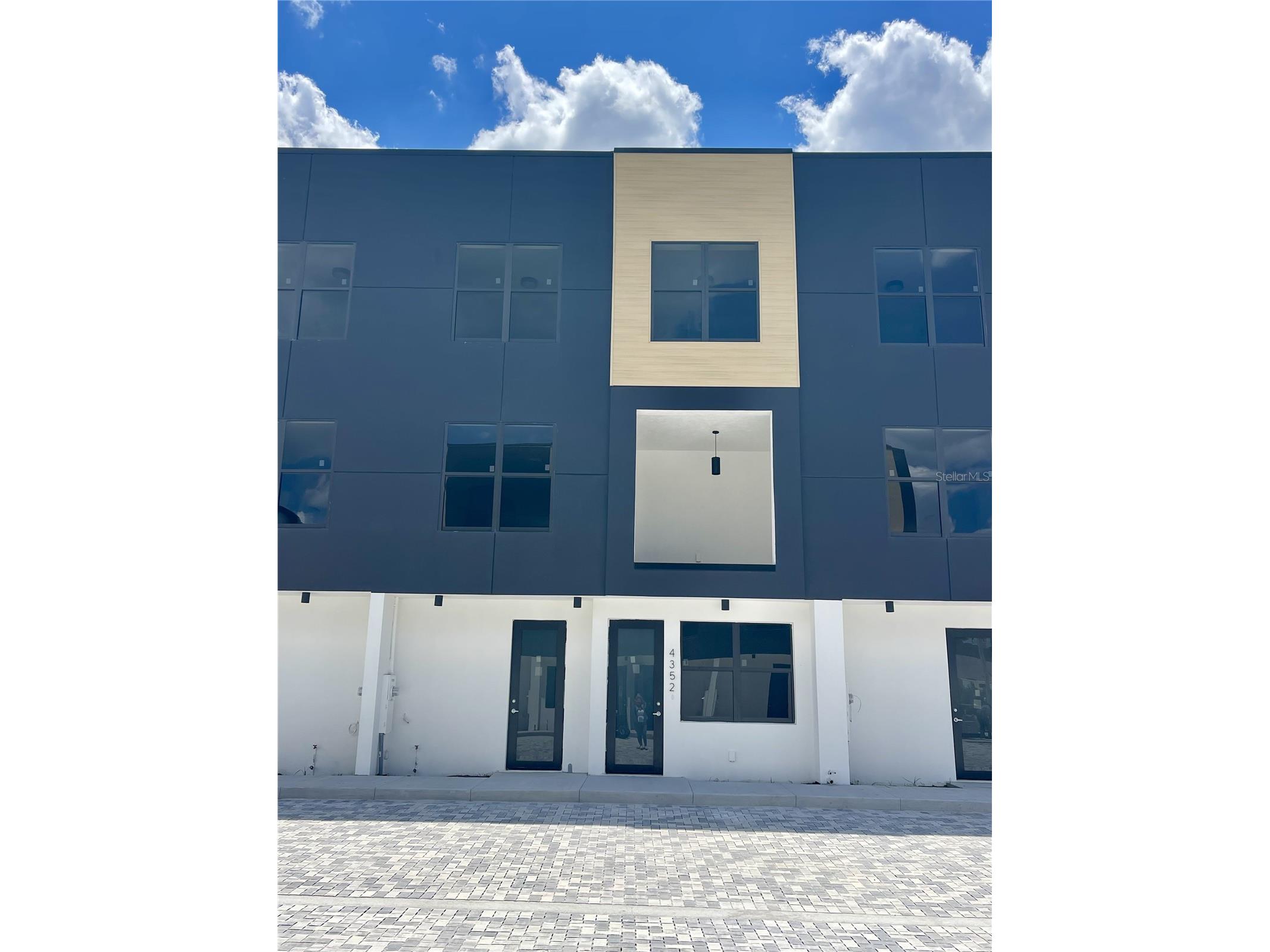 4352 Fontanarosa Village Court Tampa FL 33614 TB8505072 image1