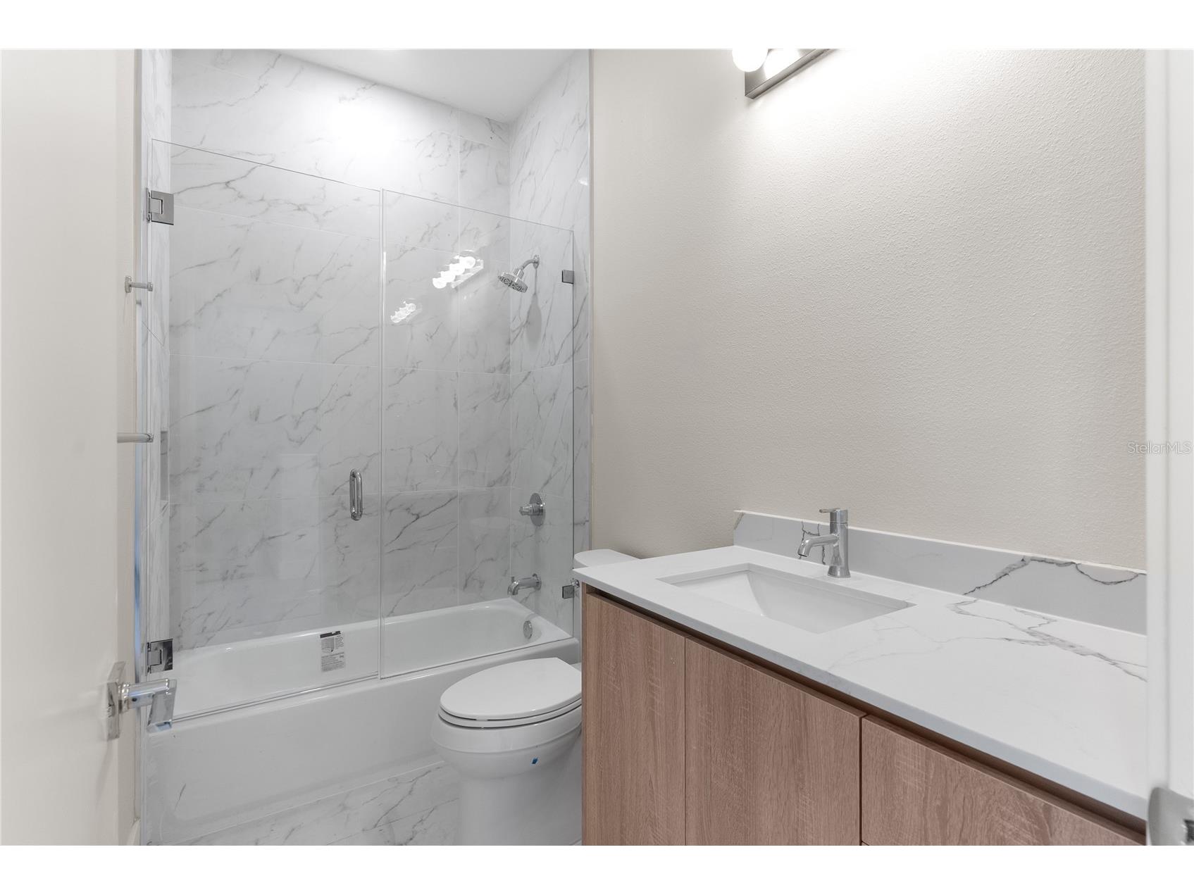 4352 Fontanarosa Village Court Tampa FL 33614 TB8505072 image6