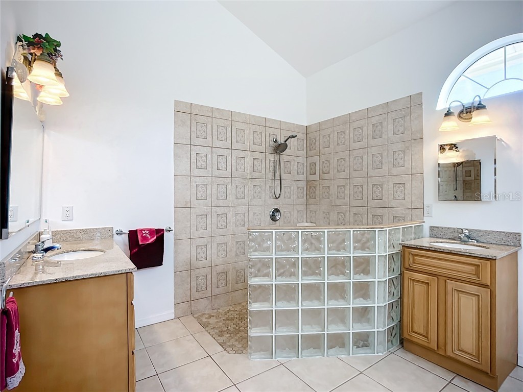 4353 Hidden River Road Sarasota FL 34240 A4673704 image28