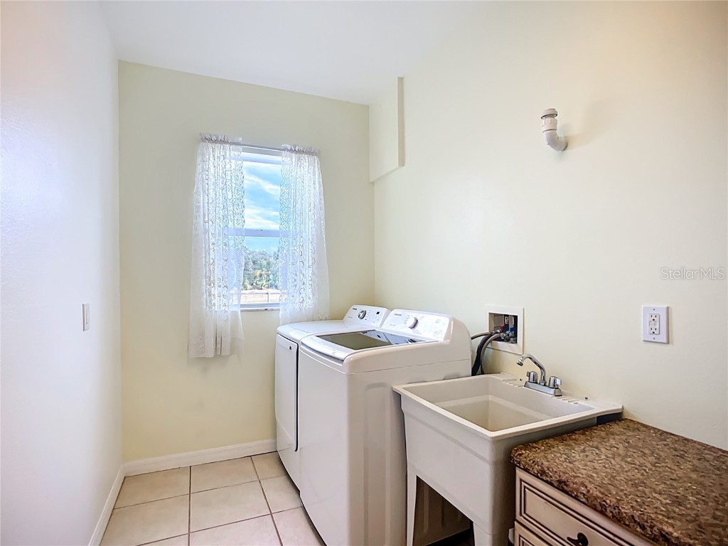 4353 Hidden River Road Sarasota FL 34240 A4673704 image36