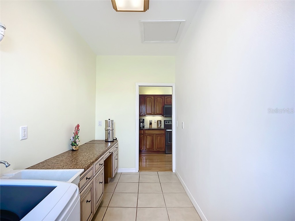 4353 Hidden River Road Sarasota FL 34240 A4673704 image37