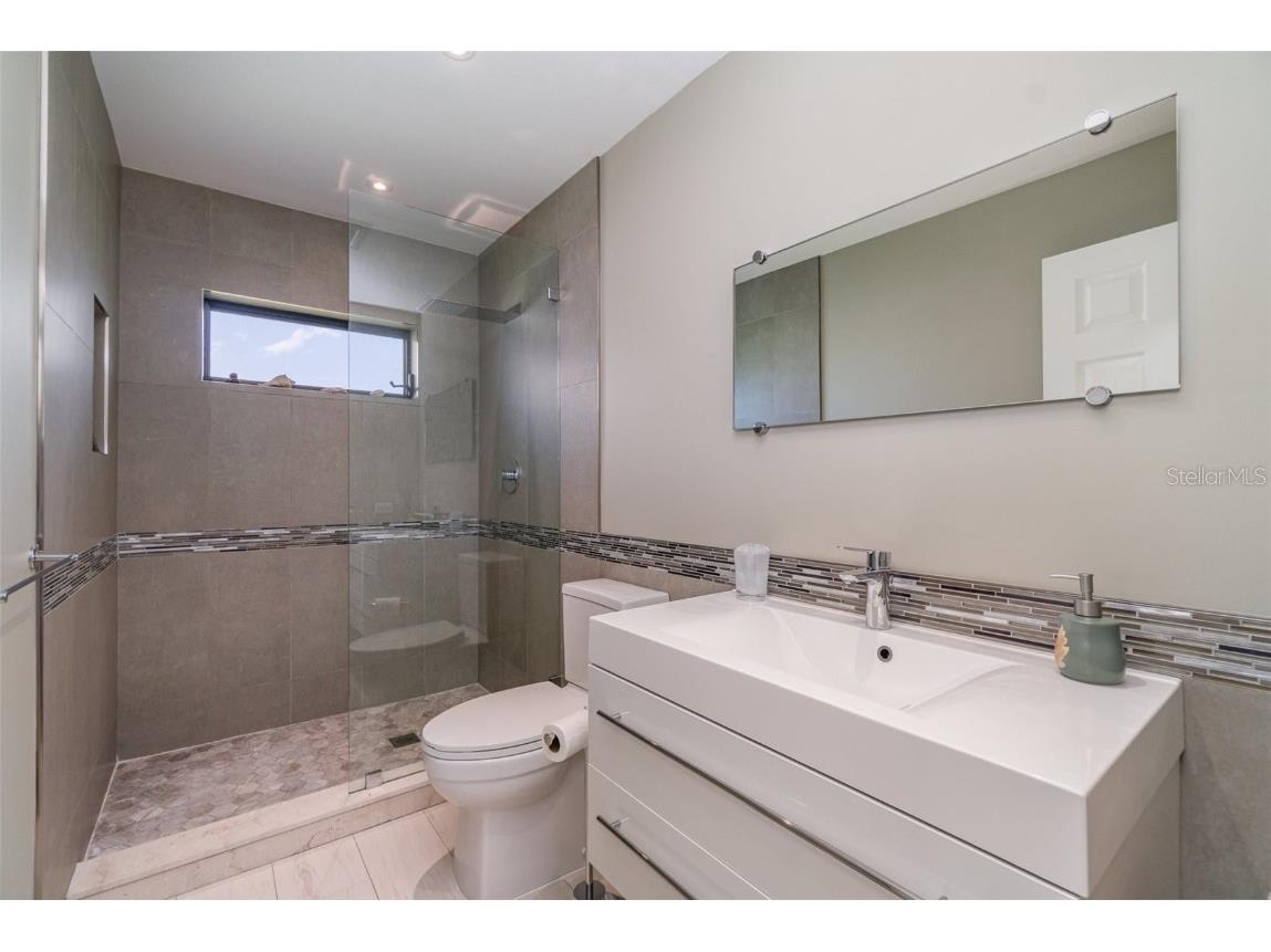 4353 Indian Point Trail Sarasota FL 34238 A4655468 image20