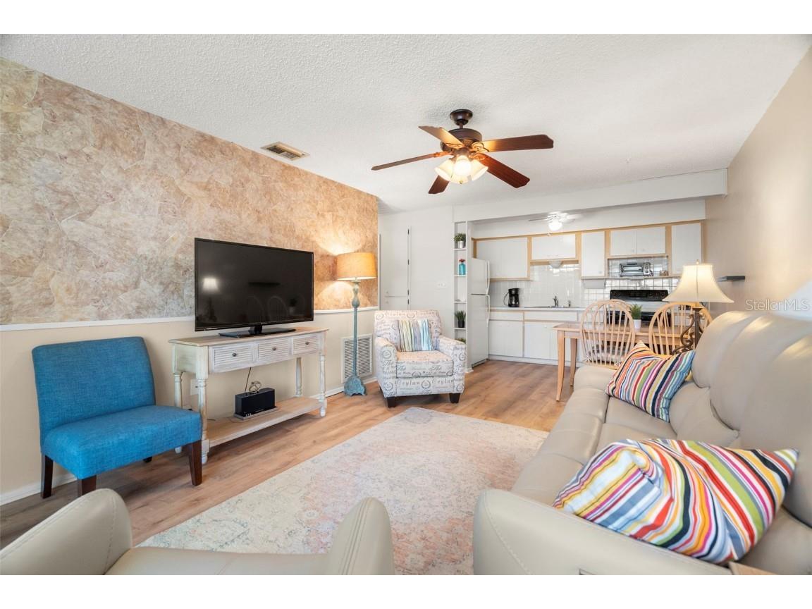 4353 Tahitian Gardens Cir #B Holiday FL 34691 TB8453053 image3