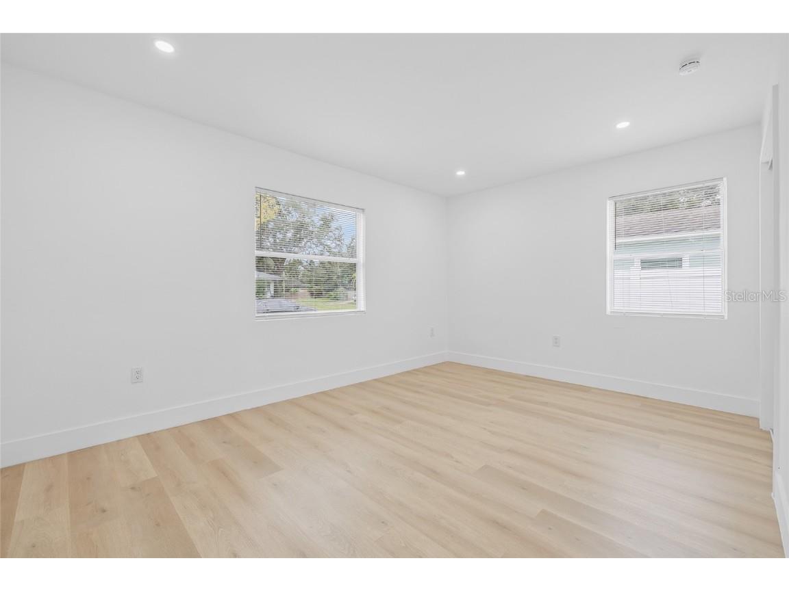 4355 3rd Avenue N Saint Petersburg FL 33713 TB8425304 image18