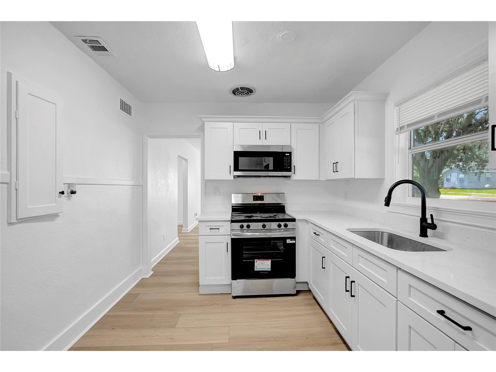 4355 58th Avenue N Saint Petersburg FL 33714 TB8525937 image12