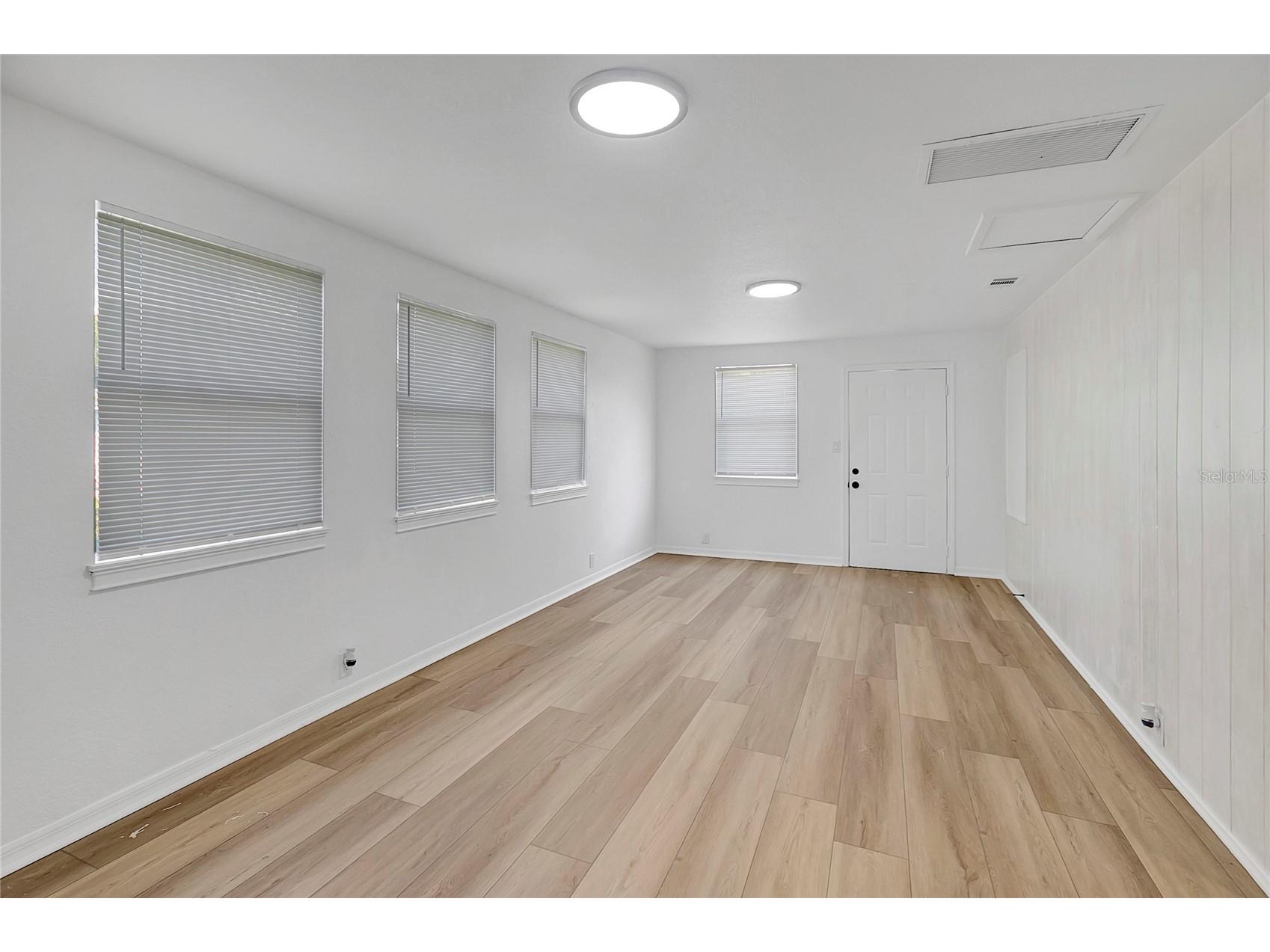 4355 58th Avenue N Saint Petersburg FL 33714 TB8525937 image24