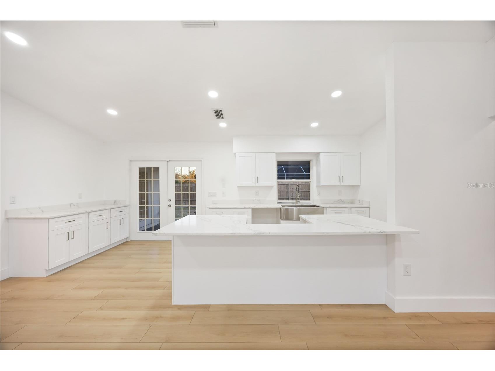 4355 Berkshire Drive Sarasota FL 34241 A4679930 image11