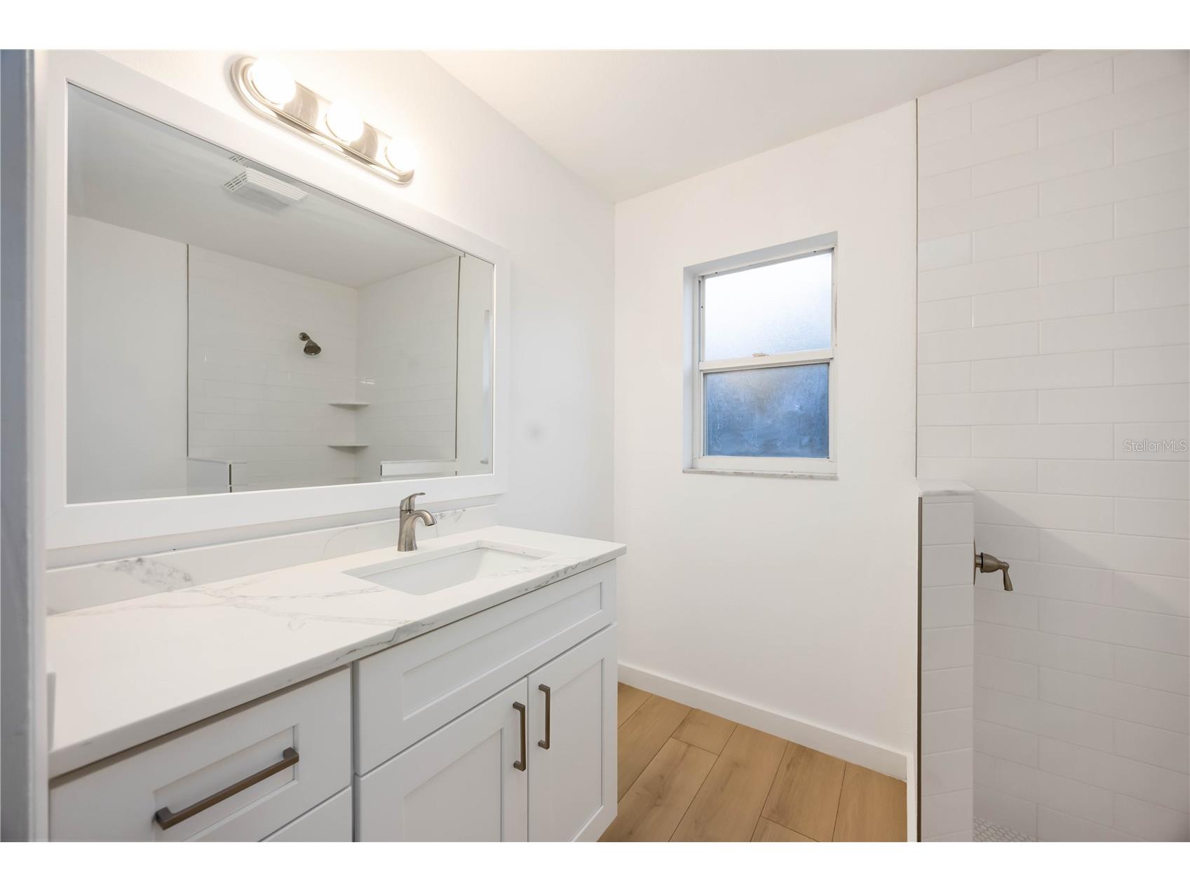 4355 Berkshire Drive Sarasota FL 34241 A4679930 image15