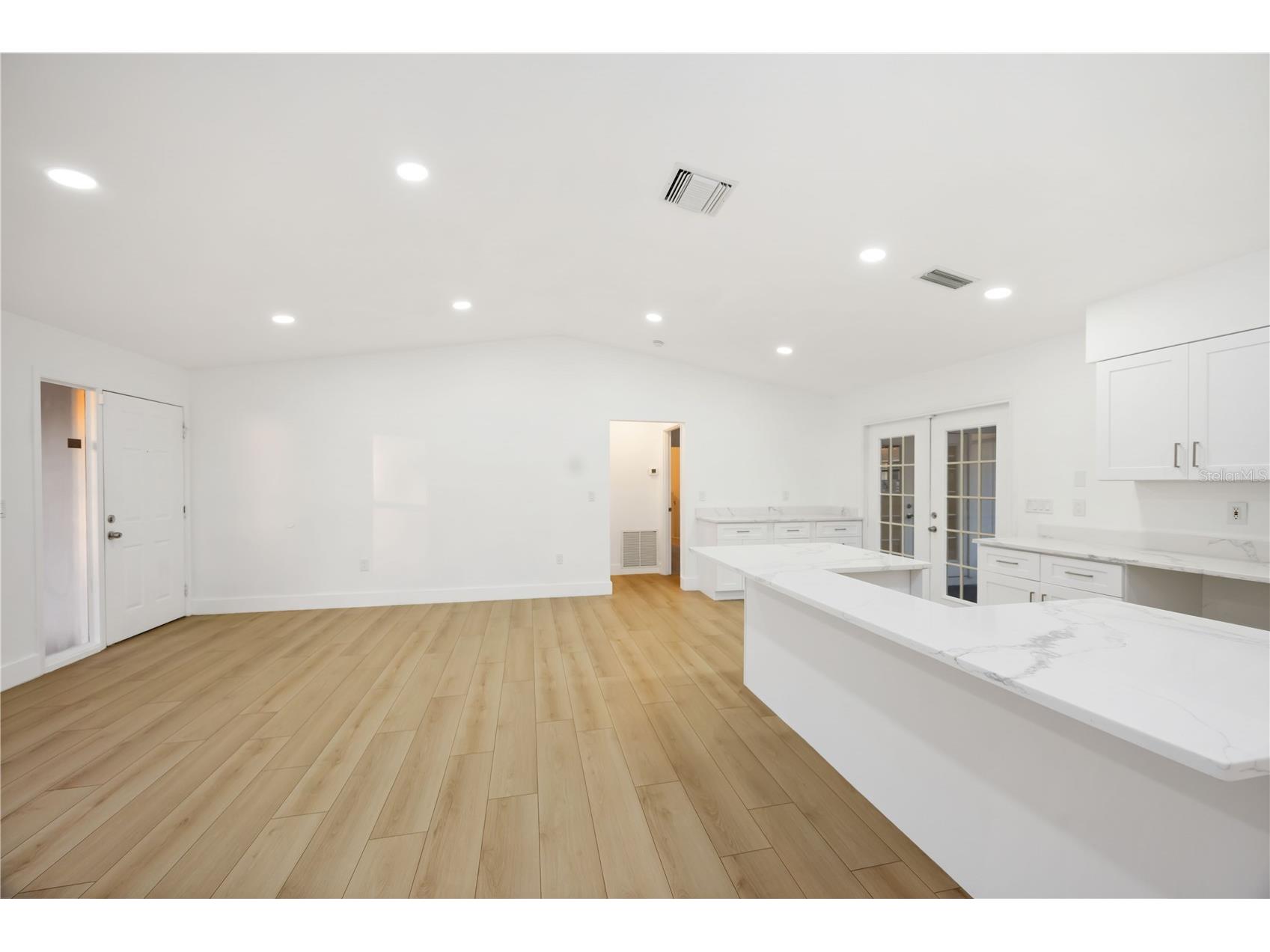 4355 Berkshire Drive Sarasota FL 34241 A4679930 image8