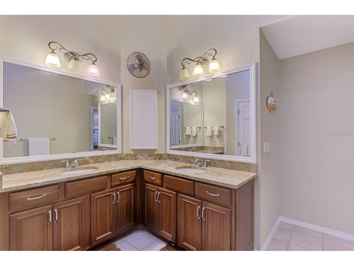 4356 Camino Madera Sarasota FL 34238 D6145024 image33