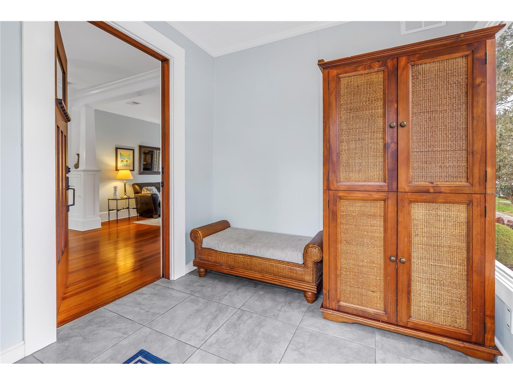 436 12th Avenue NE Saint Petersburg FL 33701 TB8502922 image3