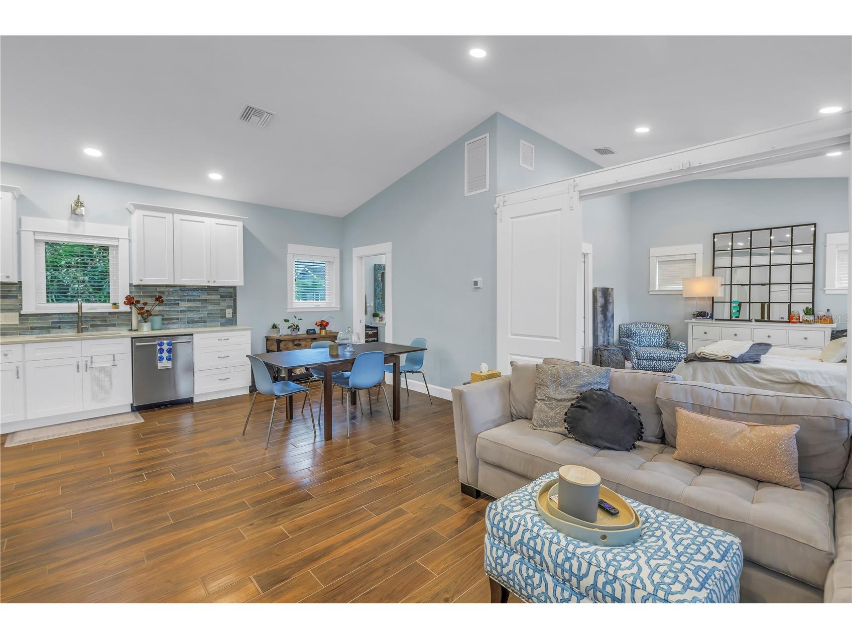 436 12th Avenue NE Saint Petersburg FL 33701 TB8502922 image32