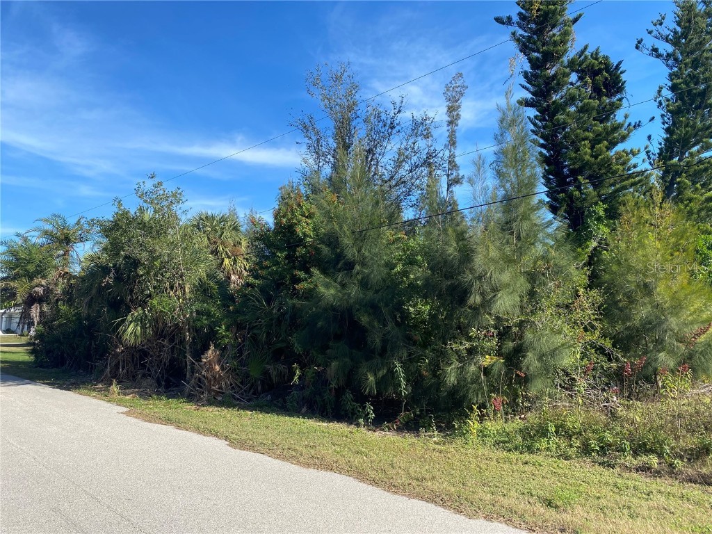 436 Klispie Drive Punta Gorda FL 33950 C7518934 image3