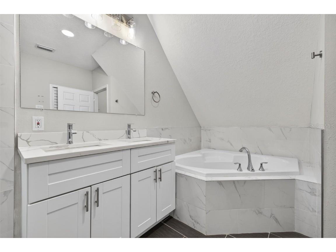 4362 Tyler Circle N Saint Petersburg FL 33709 TB8457993 image29