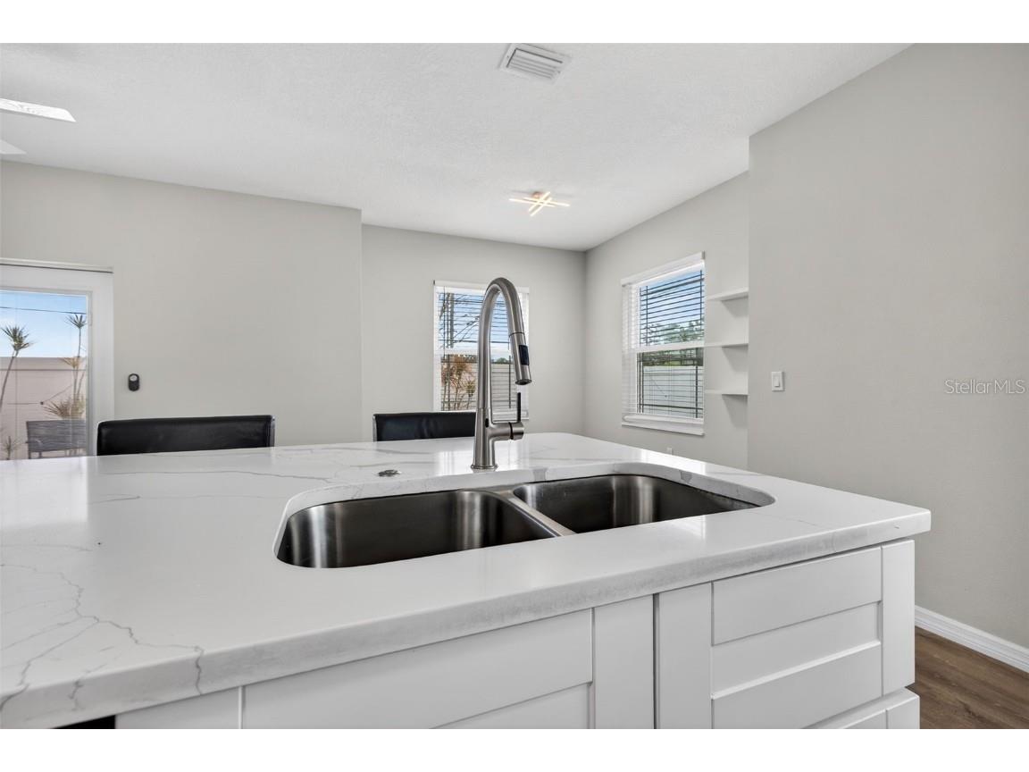 4362 Tyler Circle N Saint Petersburg FL 33709 TB8457993 image7