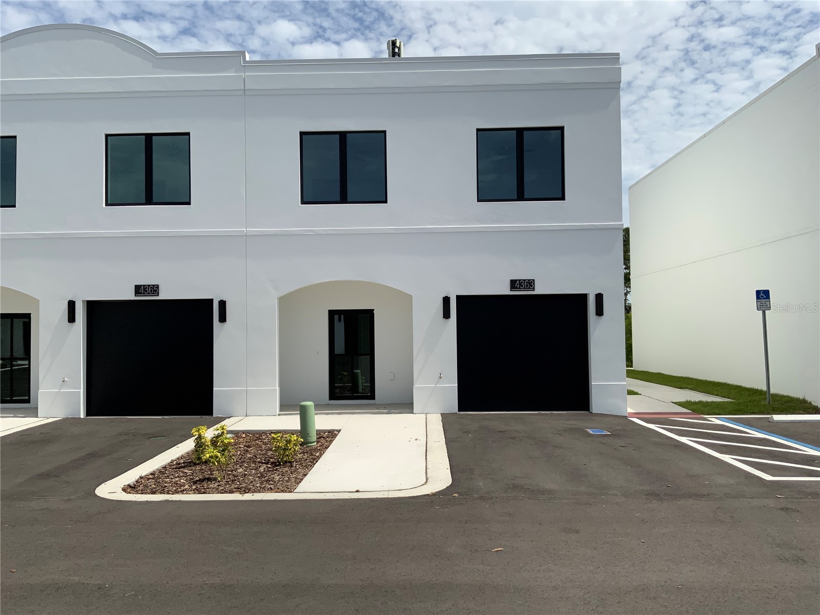 4363 Cambio Gardens Court Tampa FL 33610 TB8517133 image1