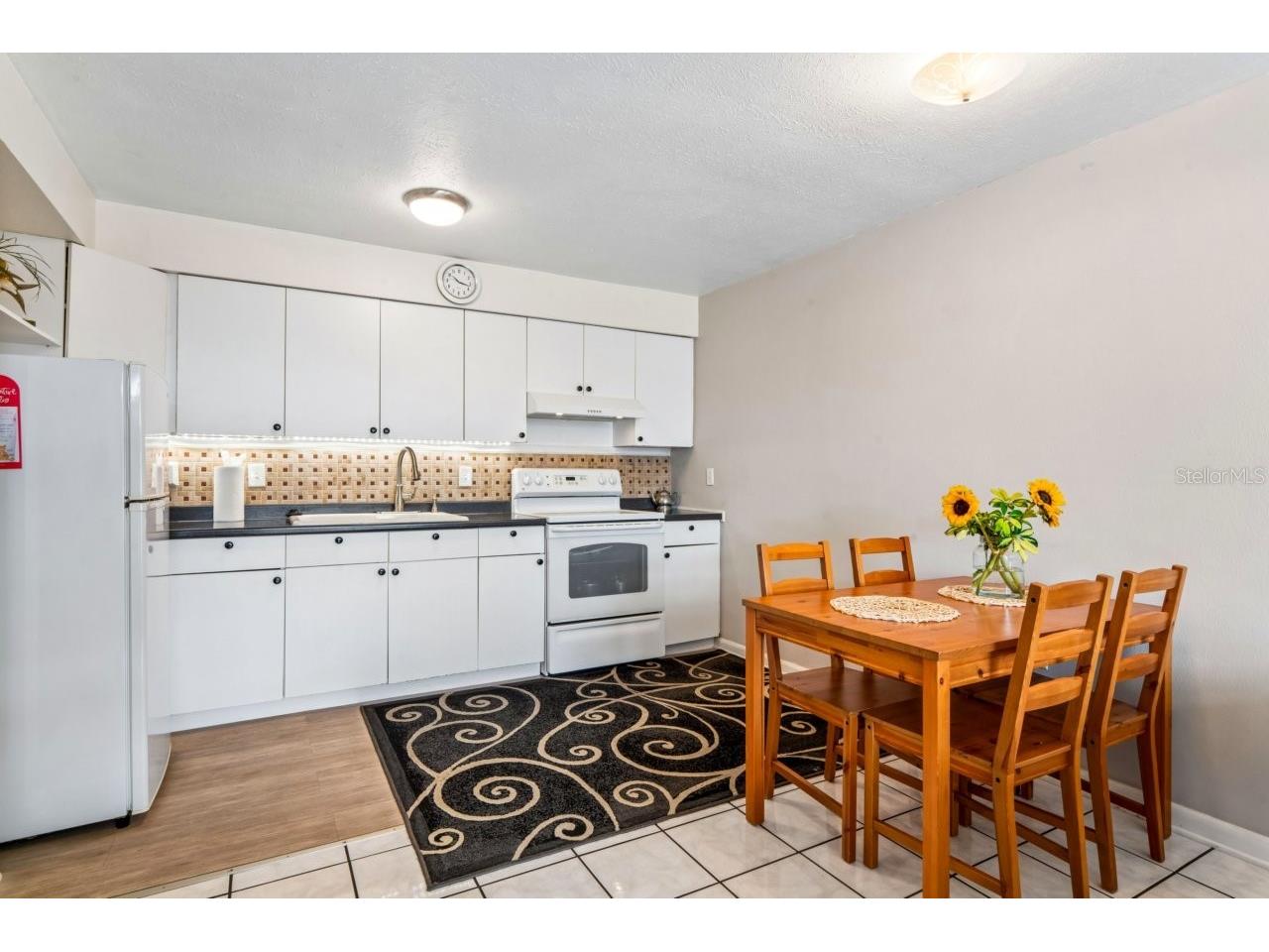 4363 Tahitian Gardens Circle #B Holiday FL 34691 W7885041 image9