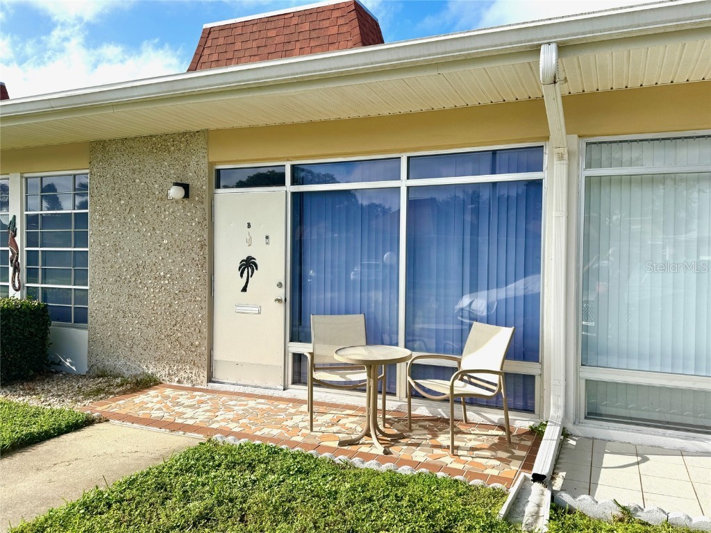 4367 Tahitian Gardens Circle #B Holiday FL 34691 TB8436065 image1