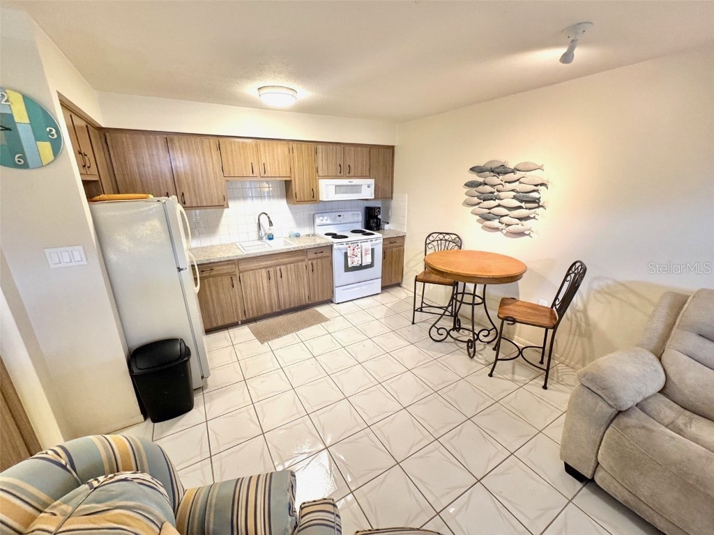 4367 Tahitian Gardens Circle #B Holiday FL 34691 TB8436065 image4