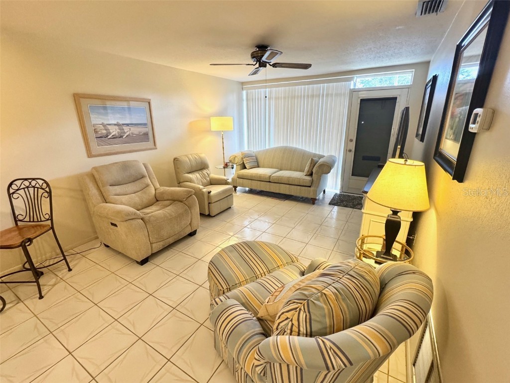 4367 Tahitian Gardens Circle #B Holiday FL 34691 TB8436065 image6
