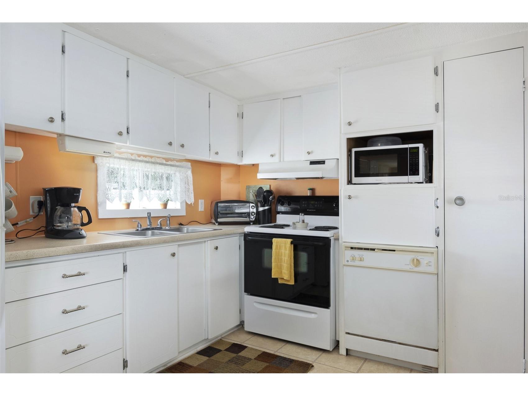 4368 72nd Way N #111 Saint Petersburg FL 33709 TB8499383 image5