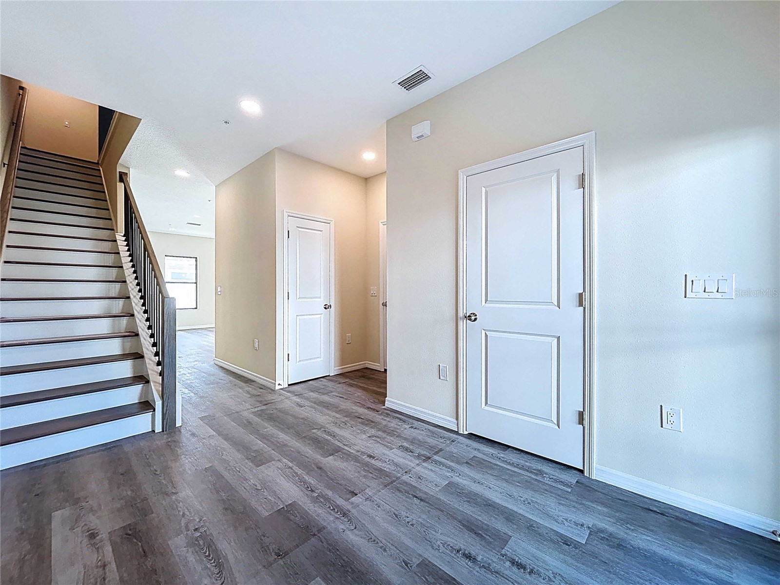 4368 Cambio Gardens Court Tampa FL 33610 TB8440346 image17