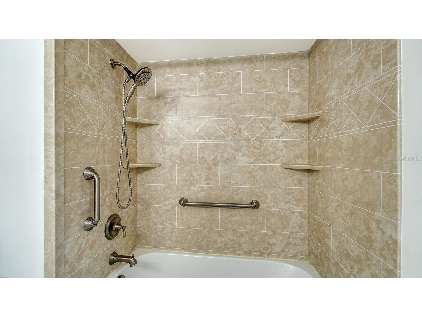 4368 Kingston Loop Sarasota FL 34238 A4689271 image40