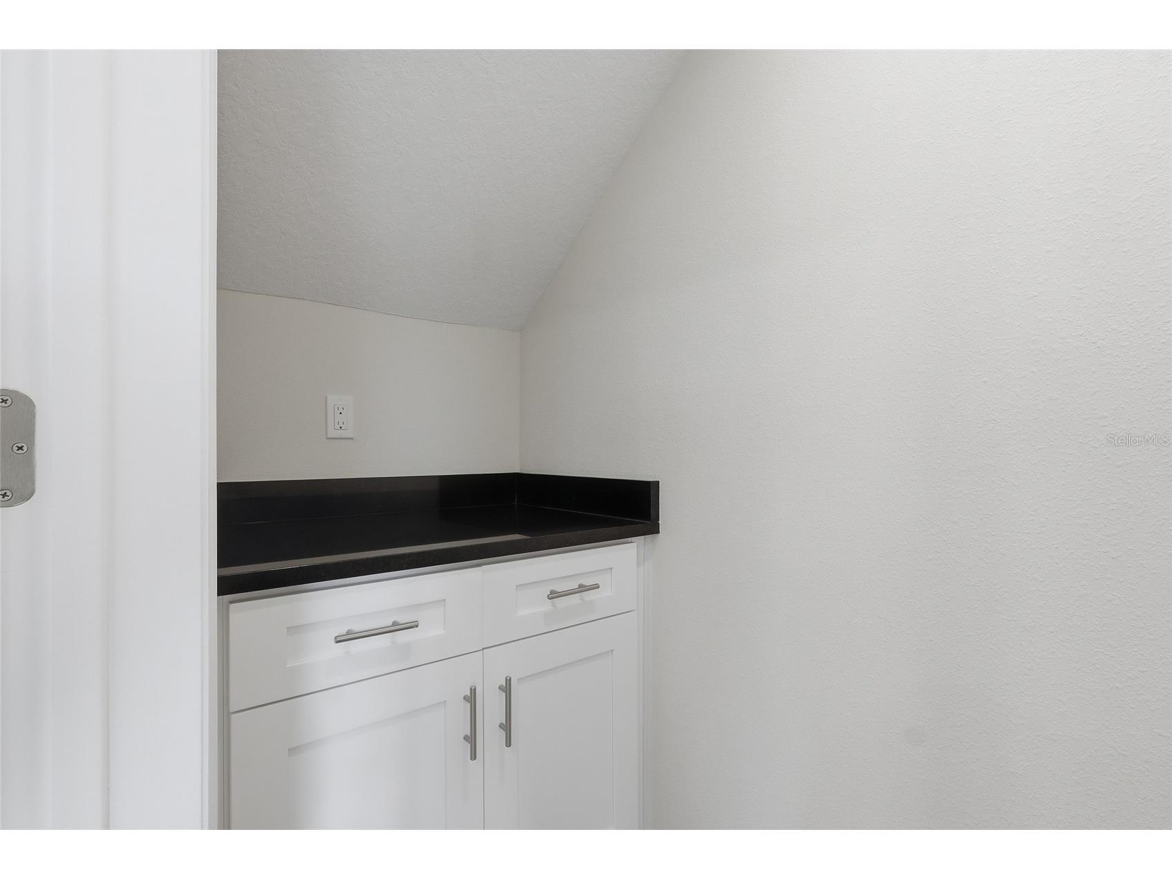 4369 Cambio Gardens Court Tampa FL 33610 TB8517543 image11