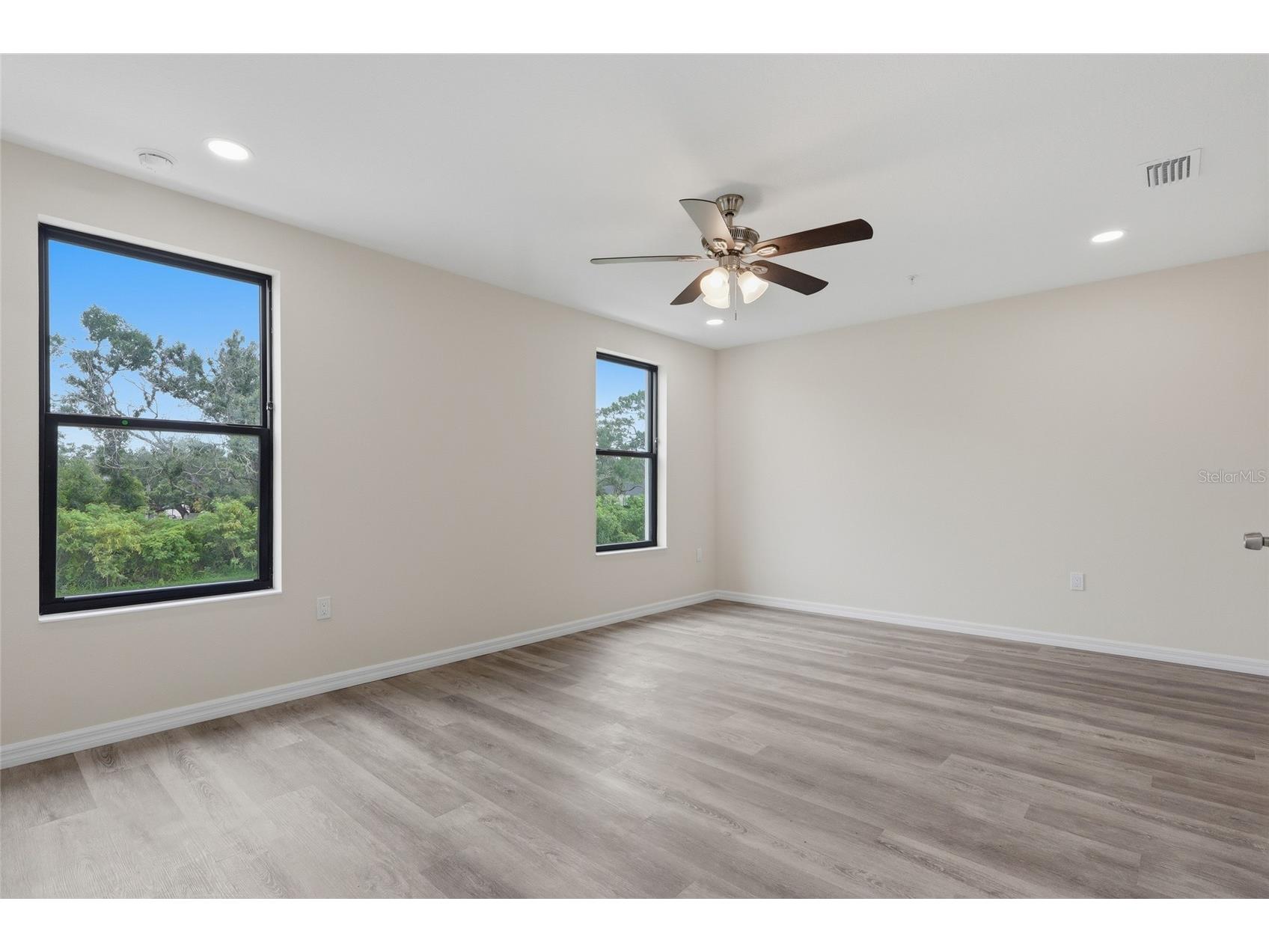 4369 Cambio Gardens Court Tampa FL 33610 TB8517543 image15