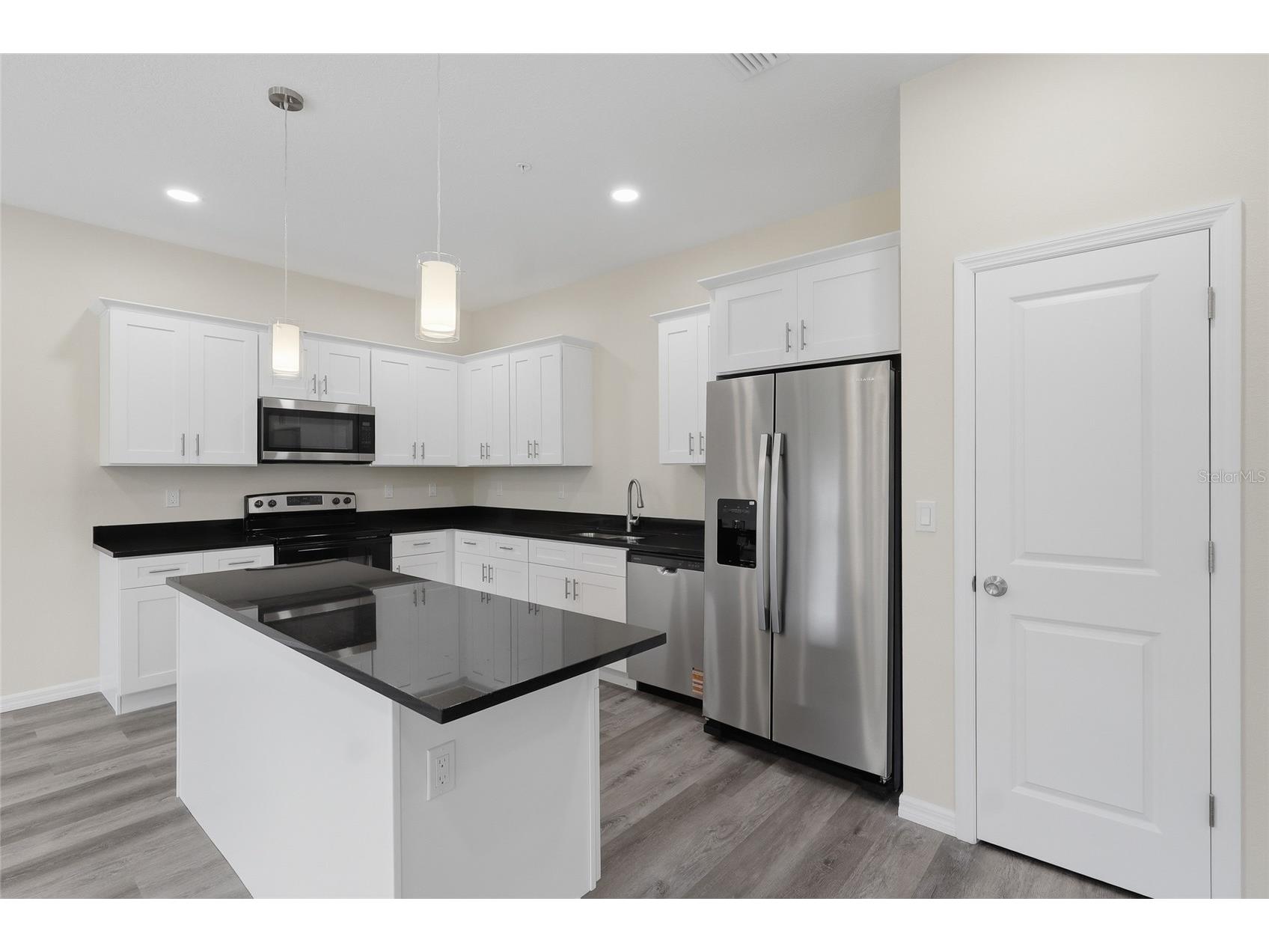 4369 Cambio Gardens Court Tampa FL 33610 TB8517543 image7