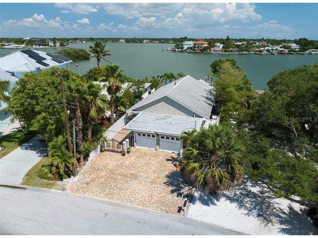 437 18th Avenue Indian Rocks Beach FL 33785 - INTRACOASTAL WATERWAY U8244708 image1
