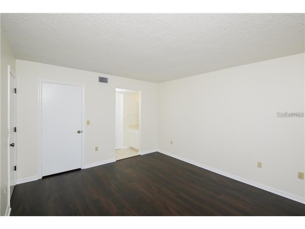 437 Cerromar Lane #315 Venice FL 34293 A4657054 image9