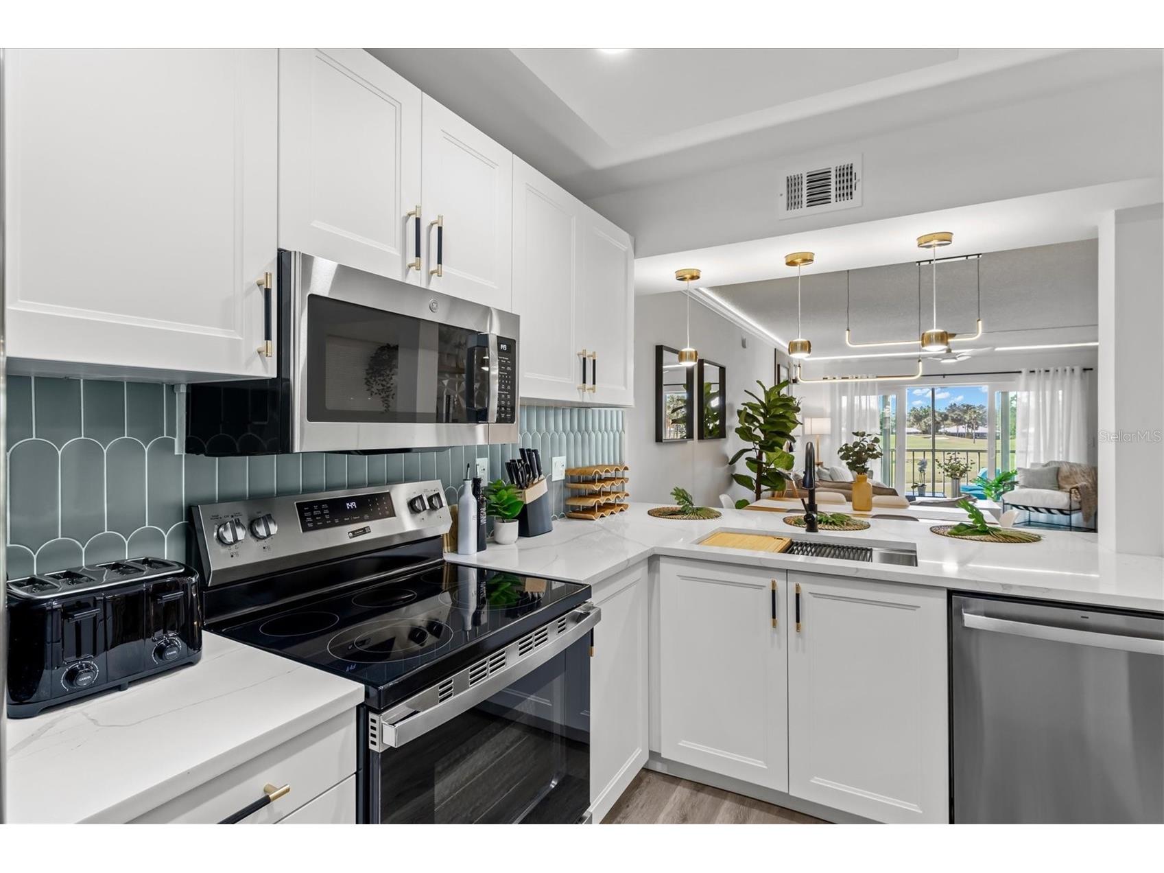 437 Cerromar Lane #424 Venice FL 34293 N6144387 image4