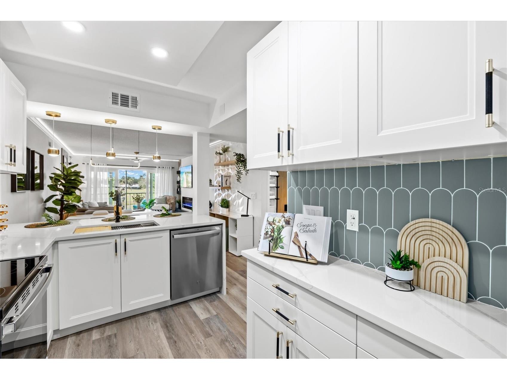 437 Cerromar Lane #424 Venice FL 34293 N6144387 image5