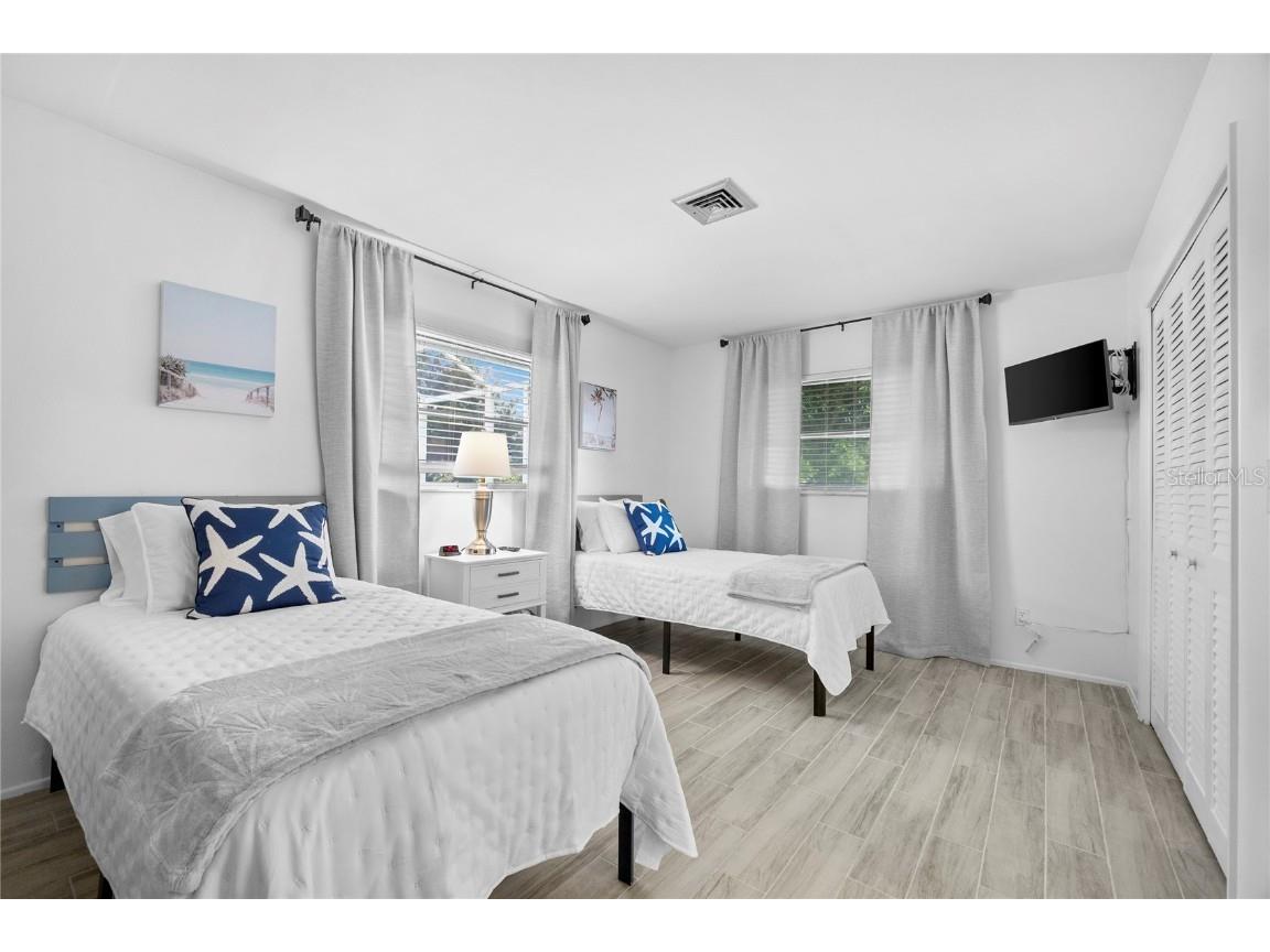 437 Hickory Road Venice FL 34293 A4671616 image24