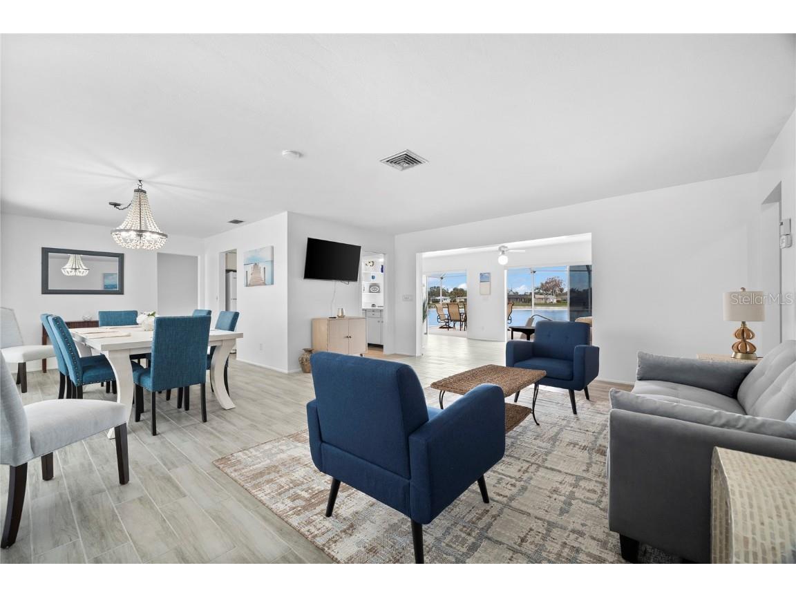 437 Hickory Road Venice FL 34293 A4671616 image4