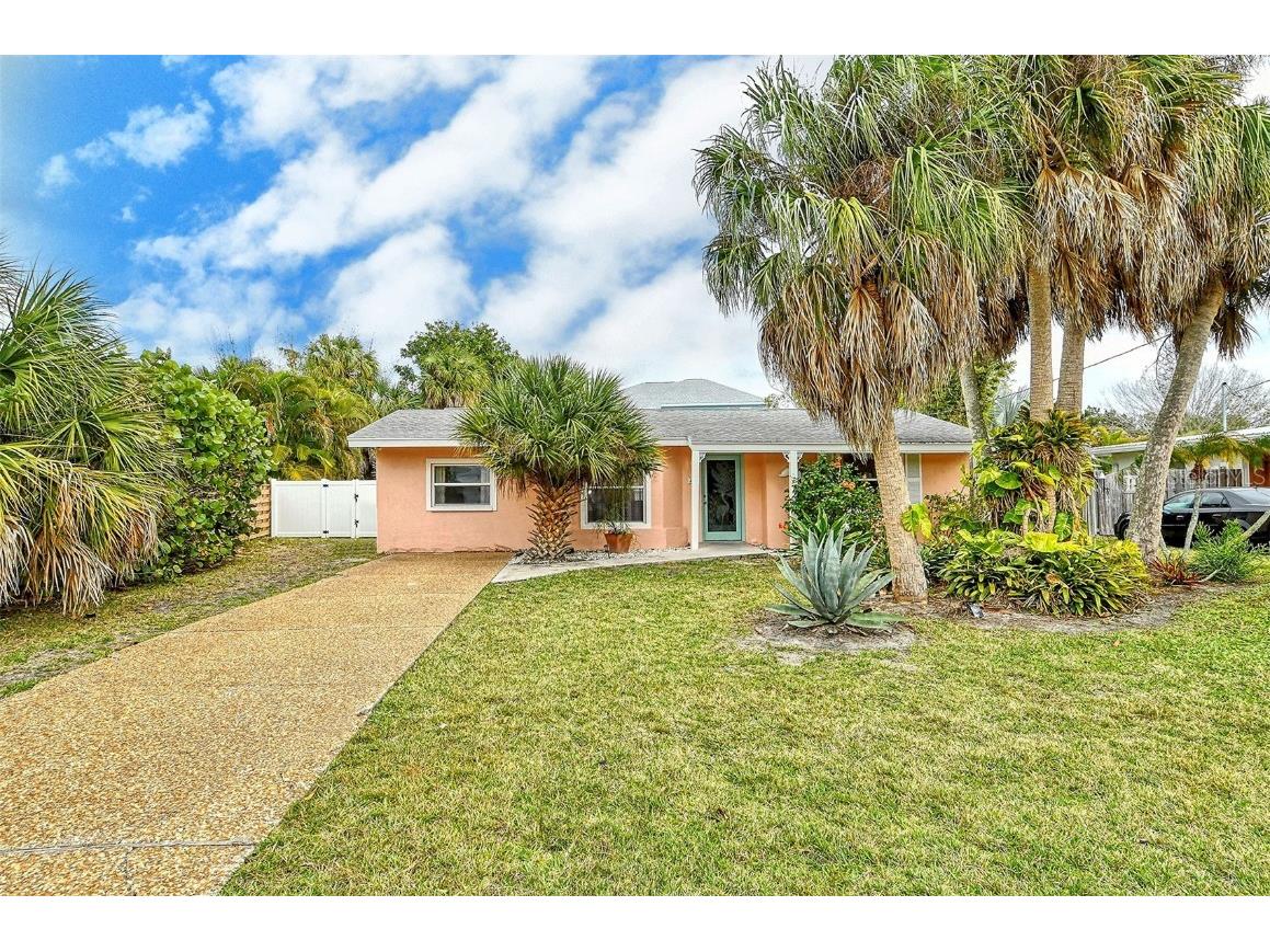 437 Island Circle Sarasota FL 34242 A4596158 image1