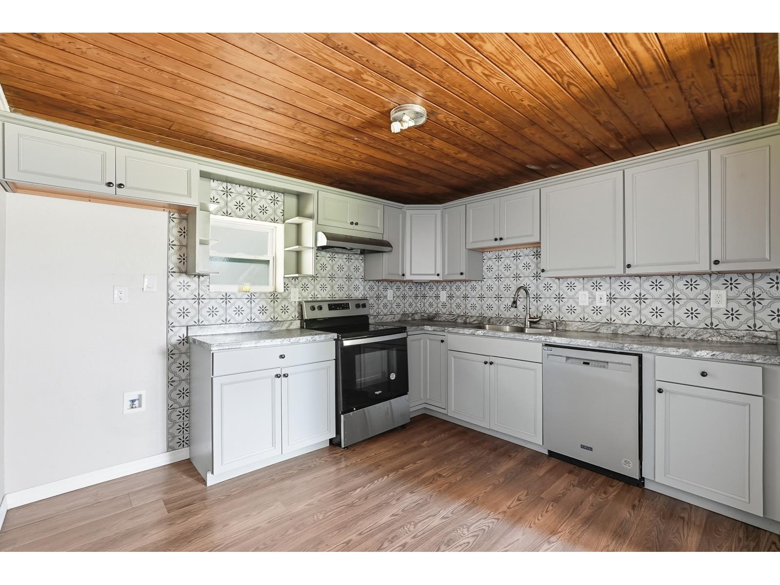 437 Lockhart Street Daytona Beach FL 32114 V4945302 image12