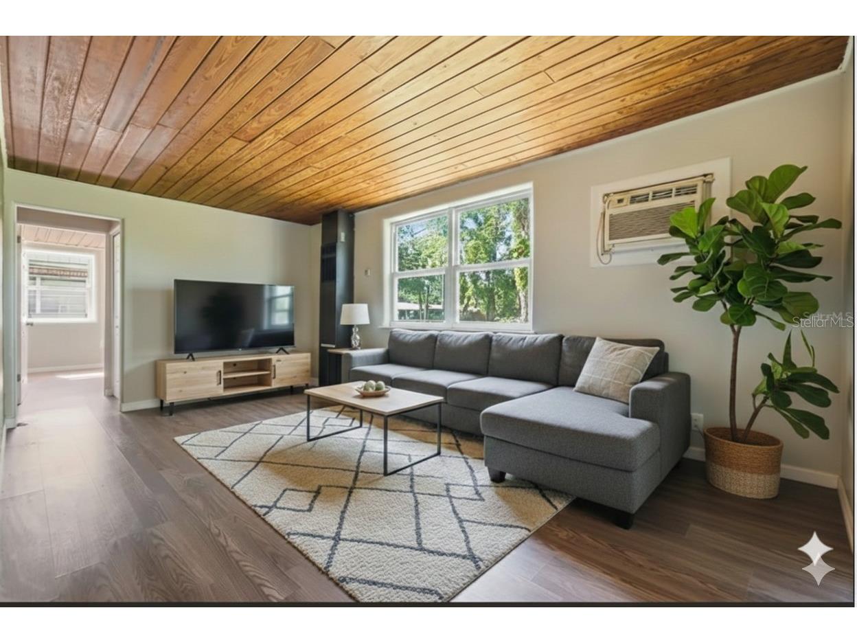 437 Lockhart Street Daytona Beach FL 32114 V4945302 image8