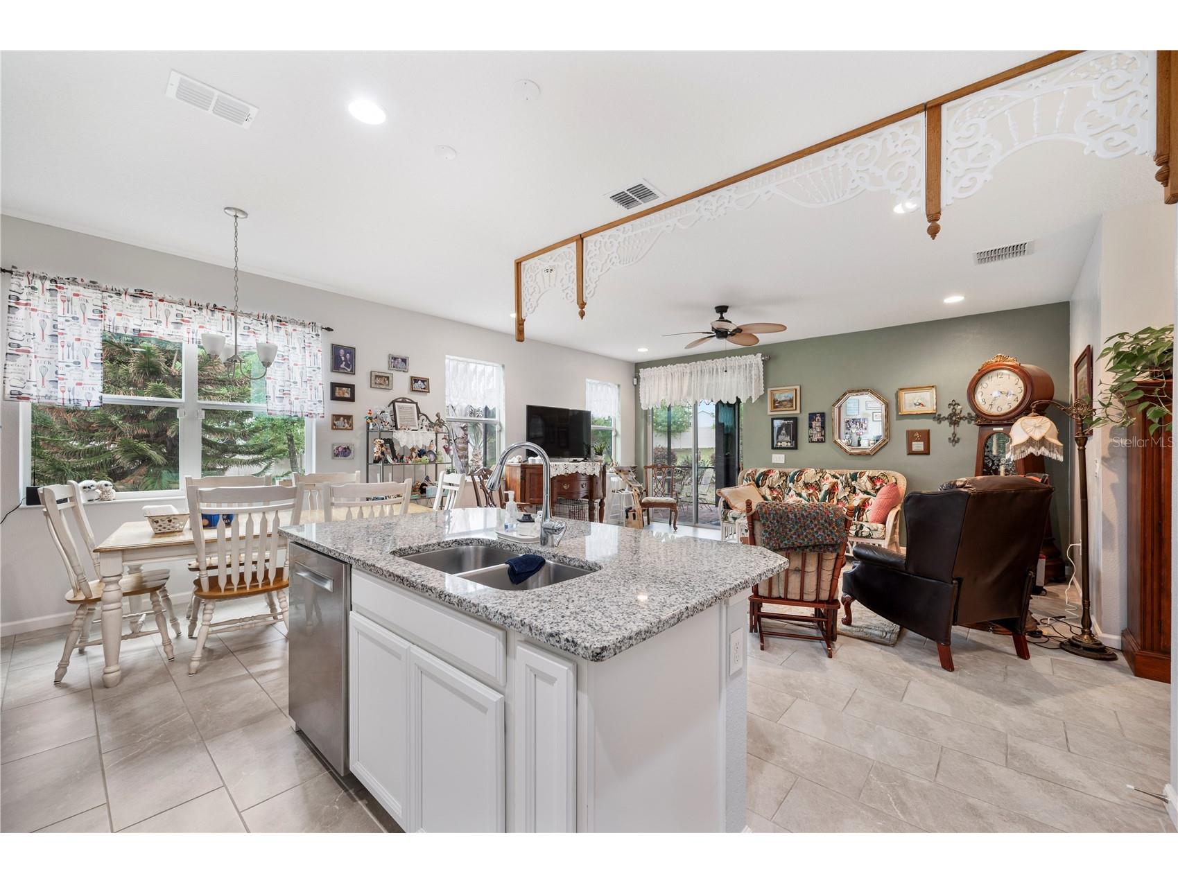 437 Sapphire Drive Davenport FL 33837 L4960996 image12