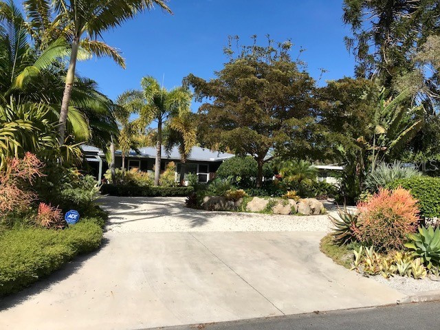 437 Sapphire Drive Sarasota FL 34234 - SARASOTA BAY A4593919 image1