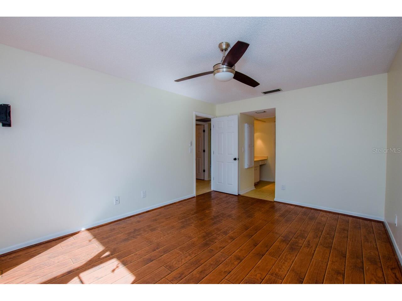 437 Wexford Circle #79 Venice FL 34293 N6142381 image18