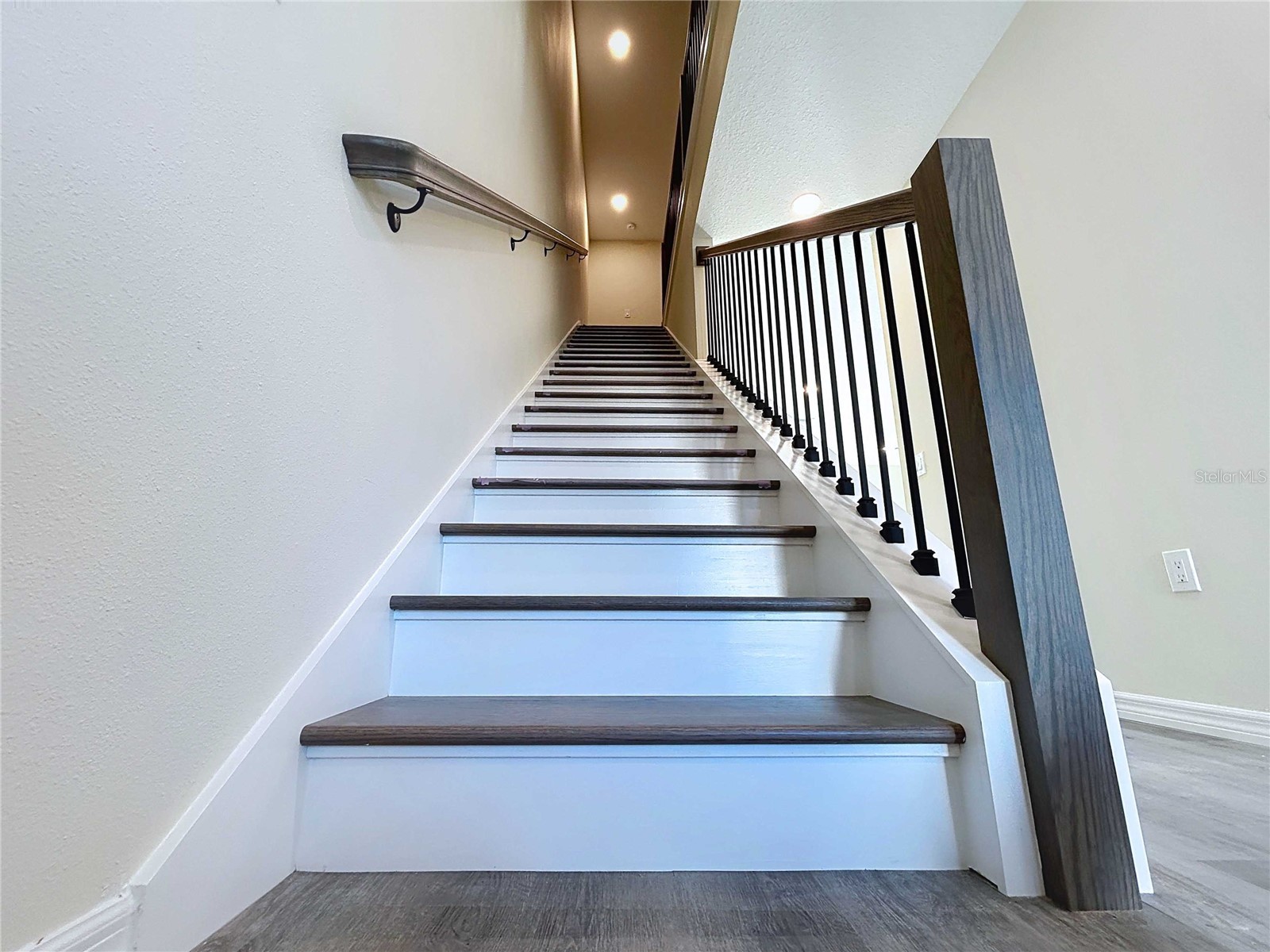 4370 Cambio Gardens Court Tampa FL 33610 TB8440351 image28