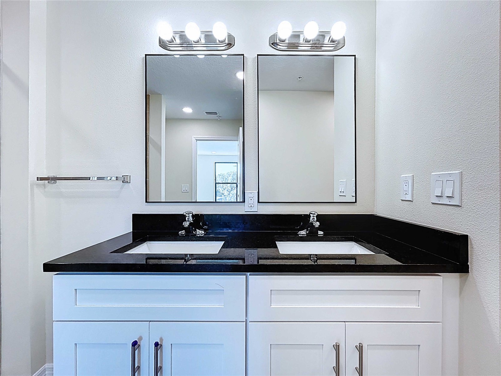 4370 Cambio Gardens Court Tampa FL 33610 TB8440351 image39