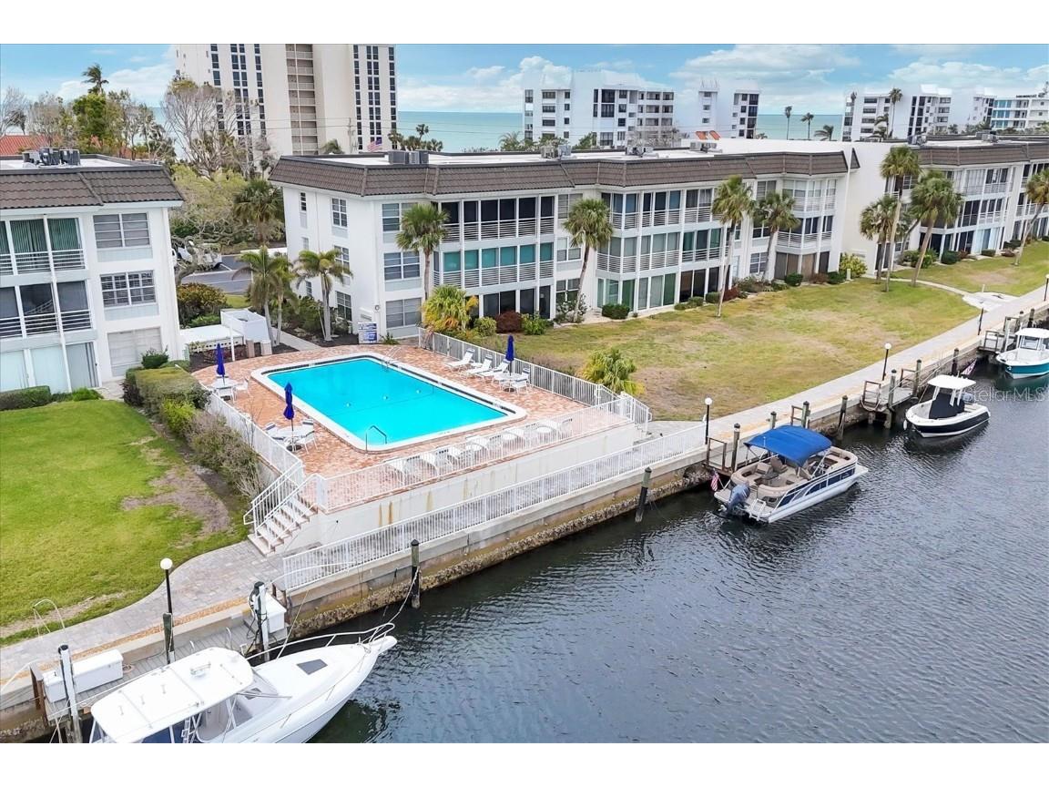 4370 Chatham Drive #104 Longboat Key FL 34228 - SARASOTA BAY INTERCOASTAL A4674307 image2