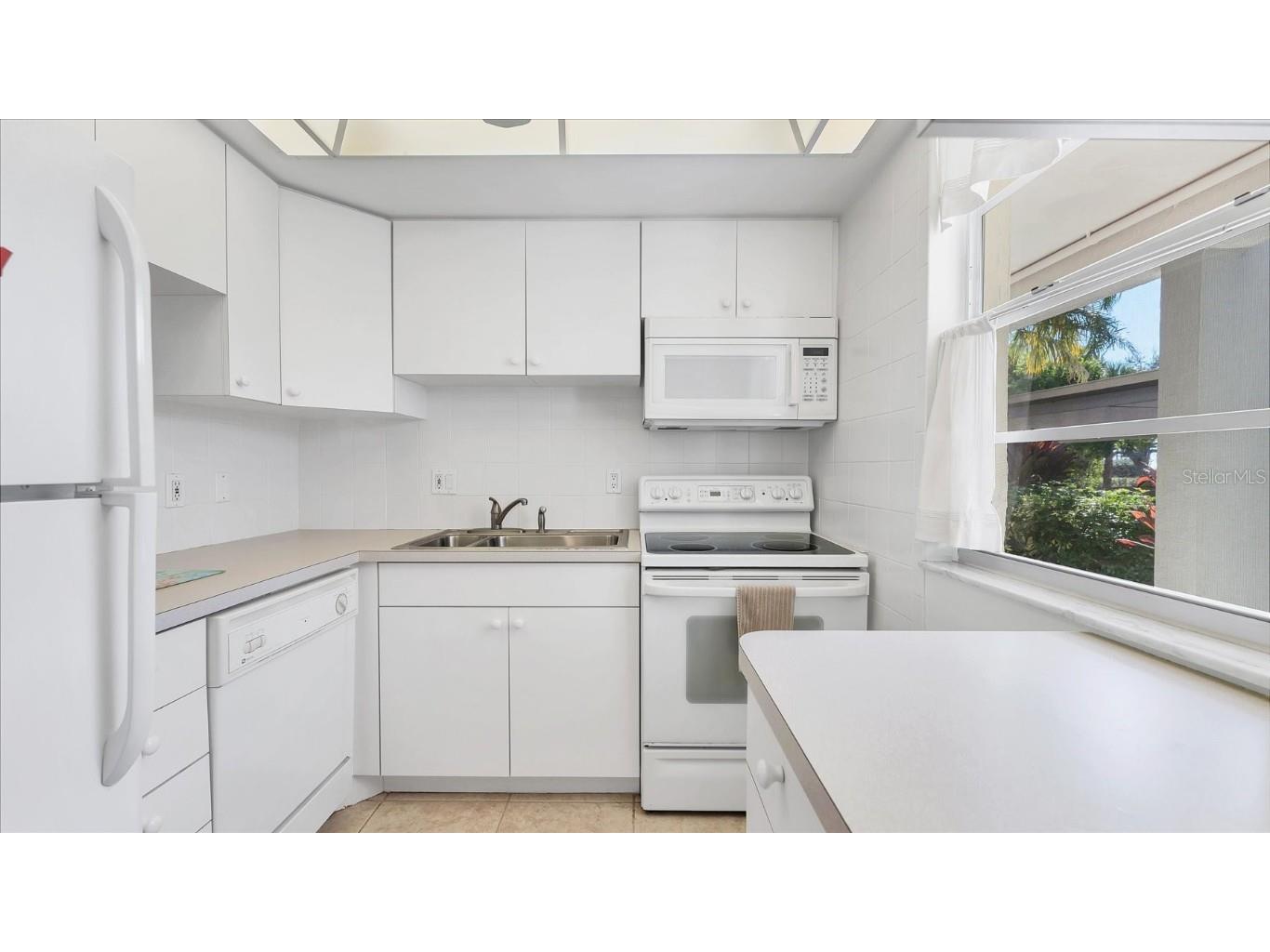 4370 Chatham Drive #104 Longboat Key FL 34228 - SARASOTA BAY INTERCOASTAL A4674307 image7